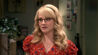 Bernadette (Melissa Rauch) looks concerned on The Big Bang Theory